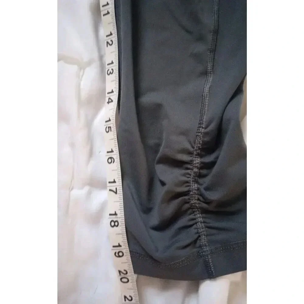 Lululemon Race With Grace Crop Soot Light Wee Stripe Sz 8 MSRP $88‎ W6A82S